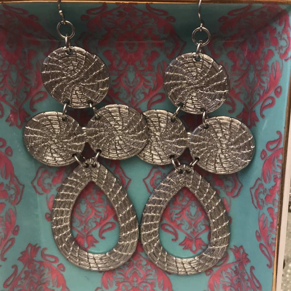 Metal earrings  any 🔴 items 3 for $19
